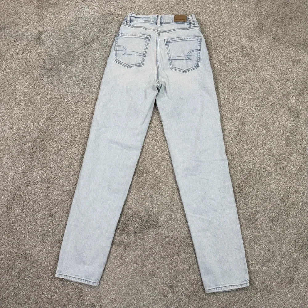 American Eagle Strigid Mom Jeans Light Wash Straight Leg High Rise Size 000 x 31 - Picture 7 of 8